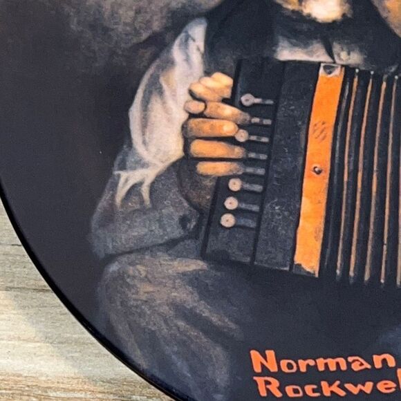 Knowles Norman Rockwell 1981 Plate "The Music Maker" Limited Edition - Picture 3 of 7